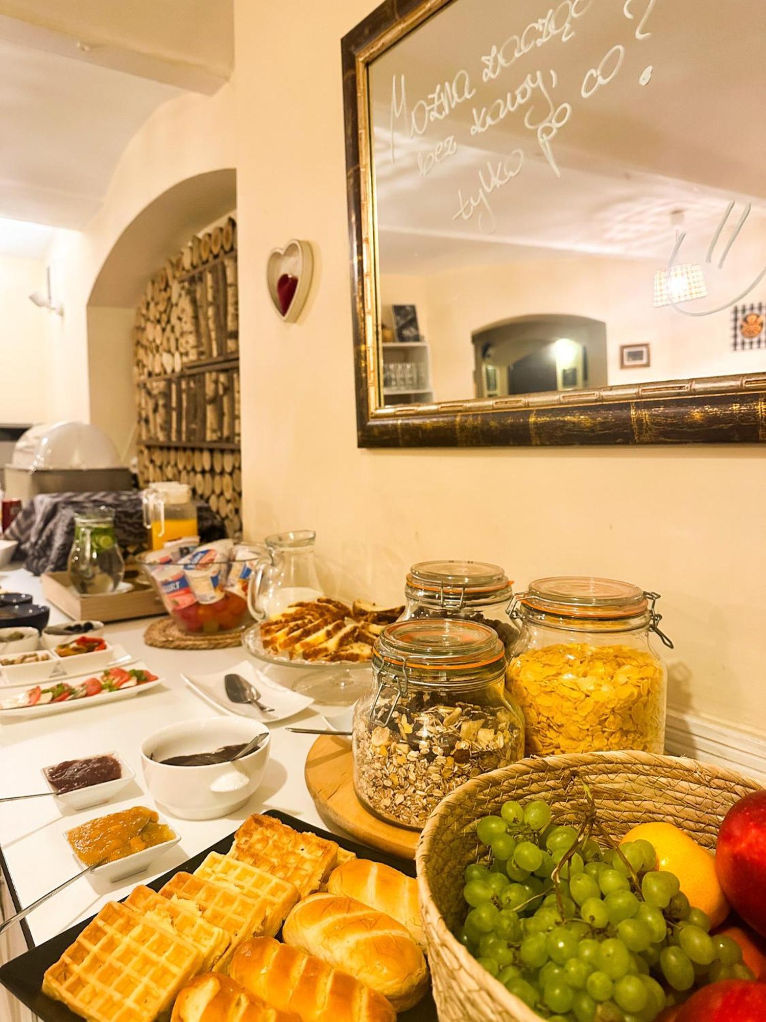 Explorer B&B Old Town Rooms & Apartment #Don'T Be A Tourist, Be An Explorer! Poznań Eksteriør billede