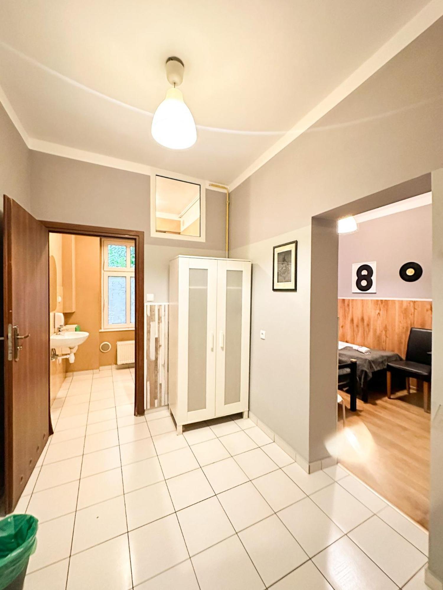 Explorer B&B Old Town Rooms & Apartment #Don'T Be A Tourist, Be An Explorer! Poznań Eksteriør billede