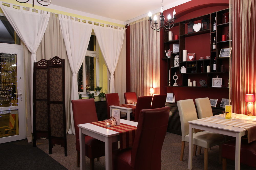 Explorer B&B Old Town Rooms & Apartment #Don'T Be A Tourist, Be An Explorer! Poznań Eksteriør billede