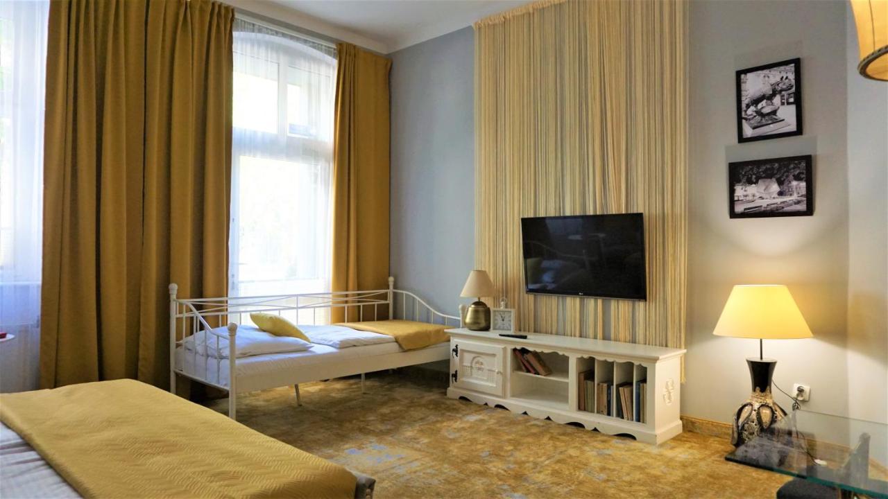 Explorer B&B Old Town Rooms & Apartment #Don'T Be A Tourist, Be An Explorer! Poznań Eksteriør billede